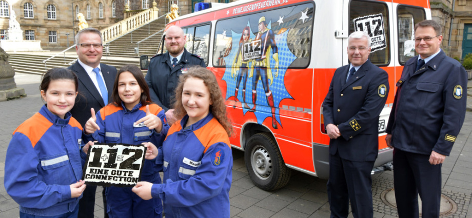 KS: Captain Firefighter“ und „Hydro-Girl“ werben auf Einsatzfahrzeug