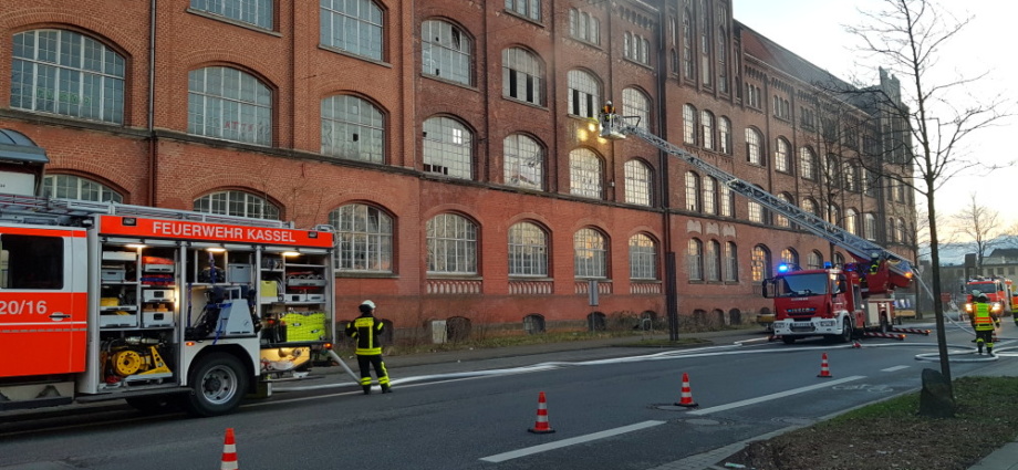 Nach Brand im Salzmann Gebäude – Polizei bittet um Hinweise auf drei Jugendliche