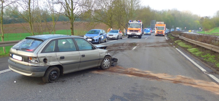 KS: Unfall auf A49 – Einsatzstelle konnte durch die Rettungsgasse schnell erreicht werden