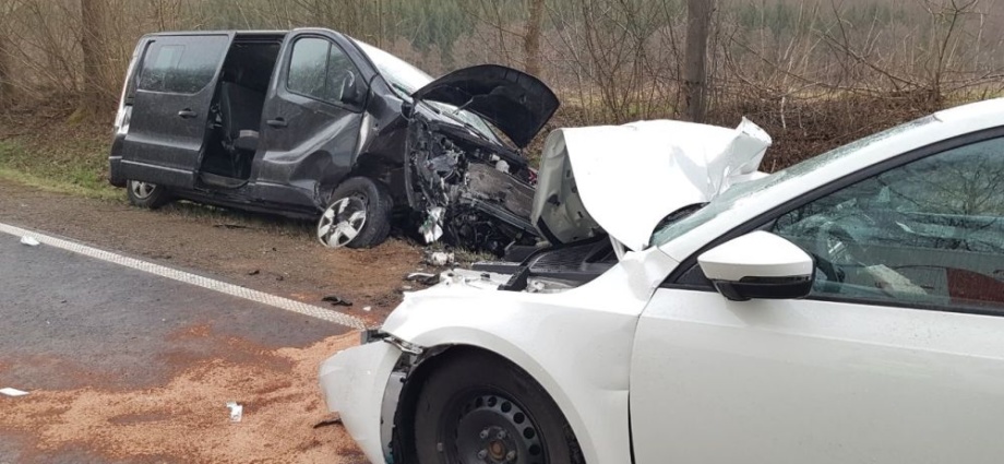 Acht Verletzte durch Unfall auf der B400 bei Sontra