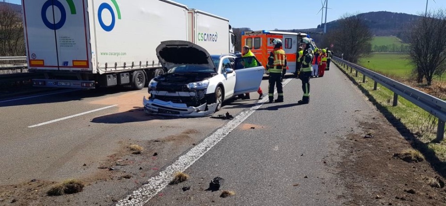 Zierenberg: Auffahrunfall auf A44 – Stau bis Breuna