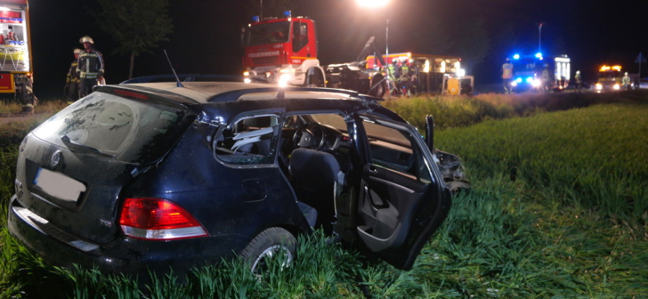 Schwerer Unfall bei Baunatal – Beifahrerin eingeklemmt