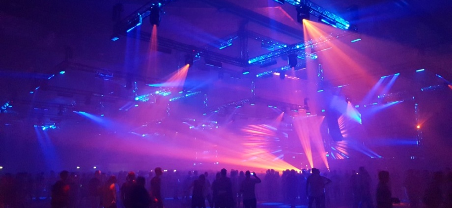 KS: Collapse – Tausende feierten bei Techno-Party