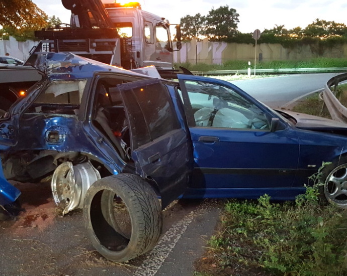 A49: Schwerer Unfall in Höhe Baunatal-Süd – Fahrer schwer verletzt