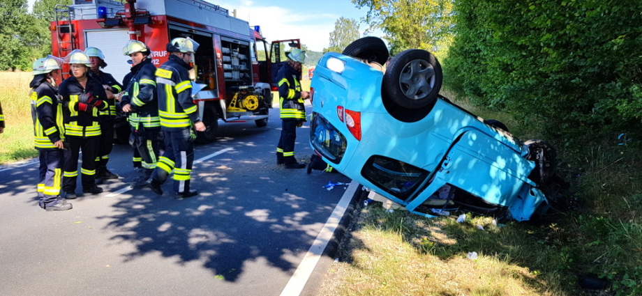 Ehrsten: Hummel im Auto löst Unfall aus – 23-Jährige ins Krankenhaus