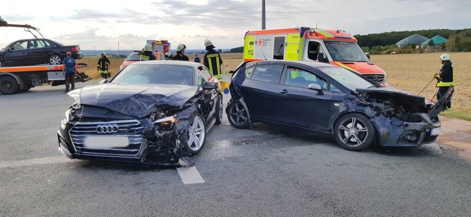 Fünf Verletzte nach Unfall bei Bad Emstal