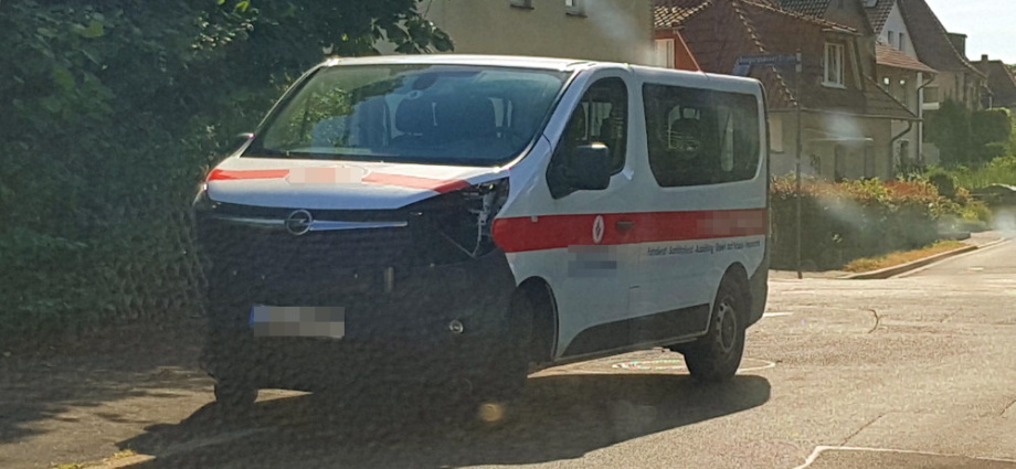 KS: Unfall mit Kleinbus in Oberzwehren