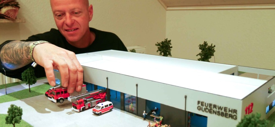 1:87 – Jörn Althans baut das neue Feuerwehrhaus der Feuerwehr Gudensberg nach