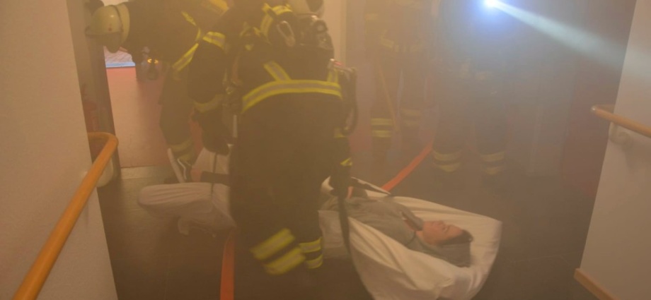 Unangekündigte Einsatz-Übung im Altenheim in Lohfelden