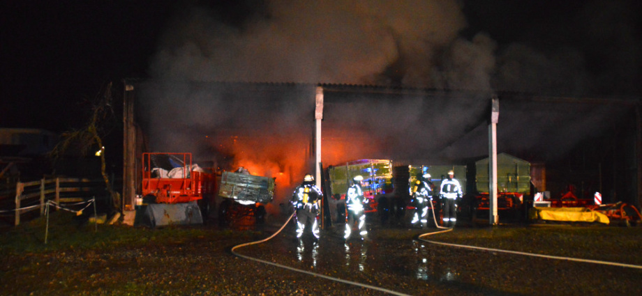 Brandstifter in Baunatal unterwegs? – Landwirtschaftlicher Unterstand brannte in Hertingshausen