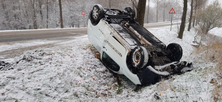 Über 40 Meldungen: Erster Schneefall sorgte für mehrere Unfälle in Nordhessen