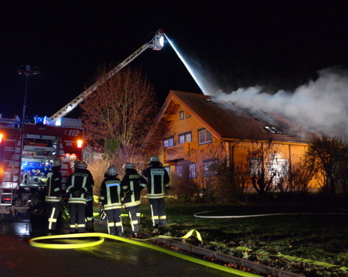 Nach Brand in Lütersheim – Polizei ermittelt wegen Tötungsdelikt (Video)