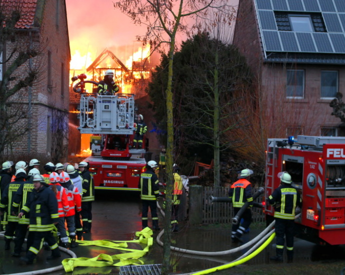 Silvesternacht: Neujahr startet in Waldeck Frankenberg mit Bränden (Video)