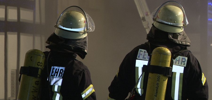 Gi: Brandstifter rettet sich mit Sprung vom Dach – 27-Jähriger in psychiatrische Klinik eingeliefert