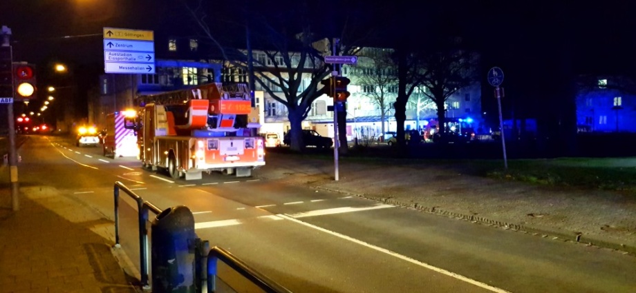 KS: Brand in Gemeinschaftsunterkunft – Bewohner dämmten die Flammen ein (Video)
