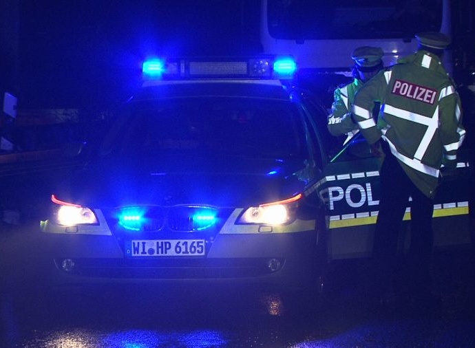 HeLi: Frau nach Geisterfahrt auf A44 ermittelt – Polizei sucht Zeugen