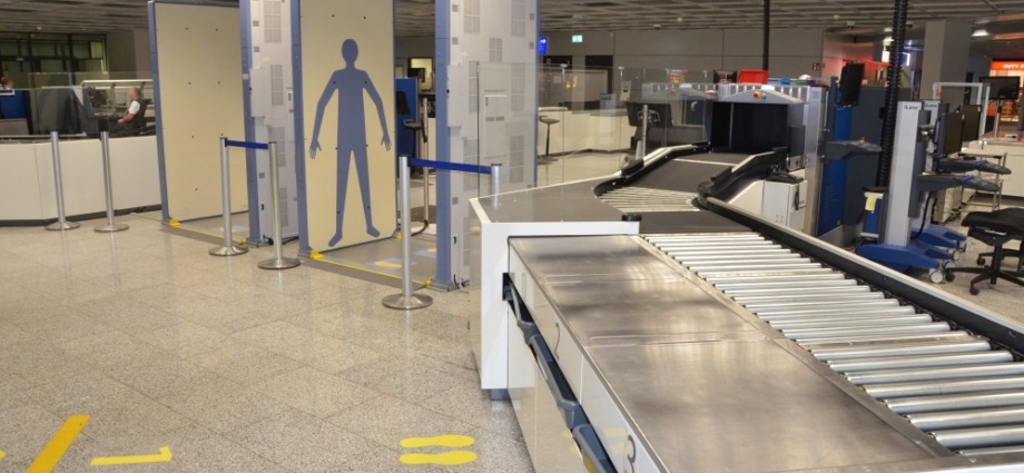 Erfolgreicher Testlauf neuer Luftsicherheitskontrollspuren am Frankfurter Flughafen