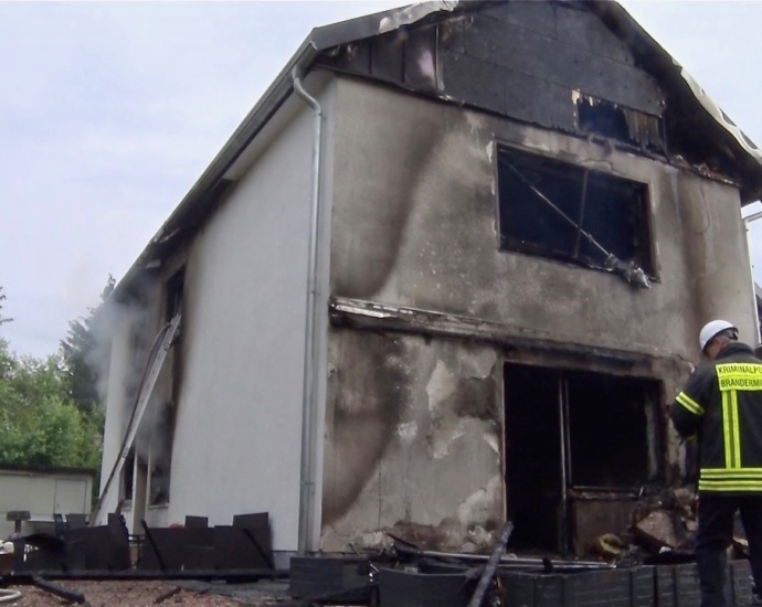 Sechs Verletzte bei Wohnhausbrand in Waldeck Frankenberg