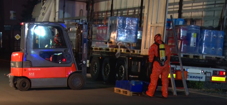 B252 nach Gefahrgutunfall stundenlang gesperrt
