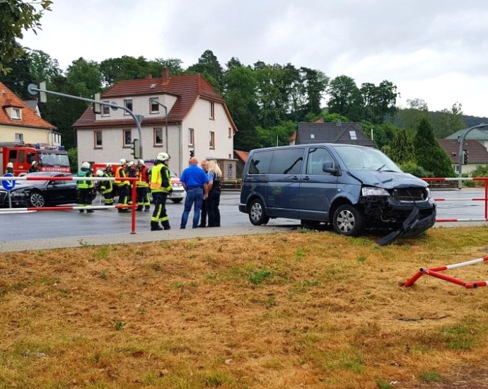 WOH: Unfall im Kreuzungsbereich der B450 – Wer hatte Grün?