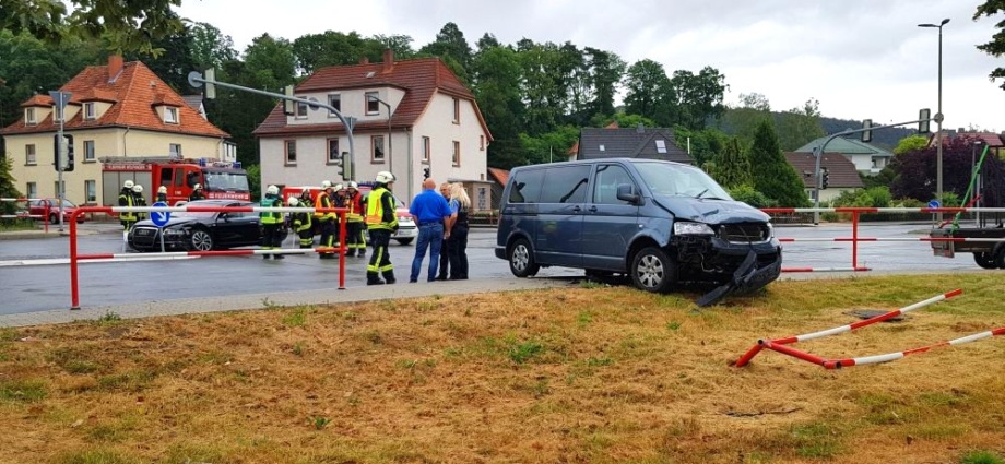 WOH: Unfall im Kreuzungsbereich der B450 – Wer hatte Grün?