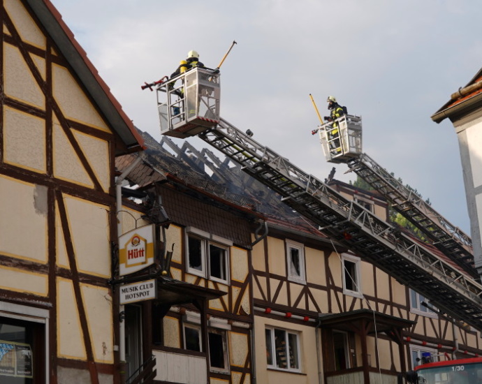Traurige Gewissheit nach Brand – 68-Jährige tot aufgefunden (Video)