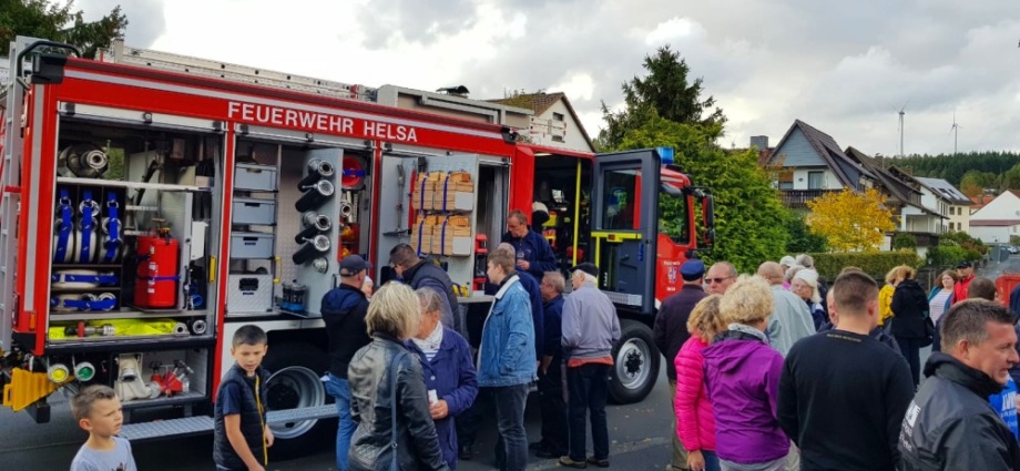 HLF20: Feuerwehr Eschenstruth stellt neues Fahrzeug vor