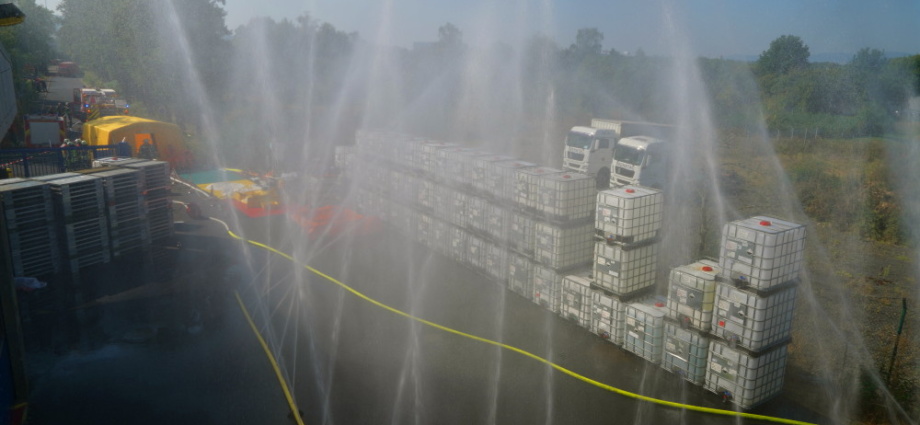 ÜBUNG: Gefahrgutunfall in Lohfelden bei Brenntag (Video)