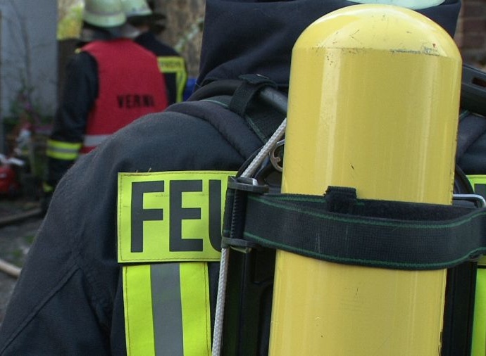 Alarmierte Einsatzkräfte auf dem Weg zum Feuerwehrhaus lösen Polizeieinsatz aus
