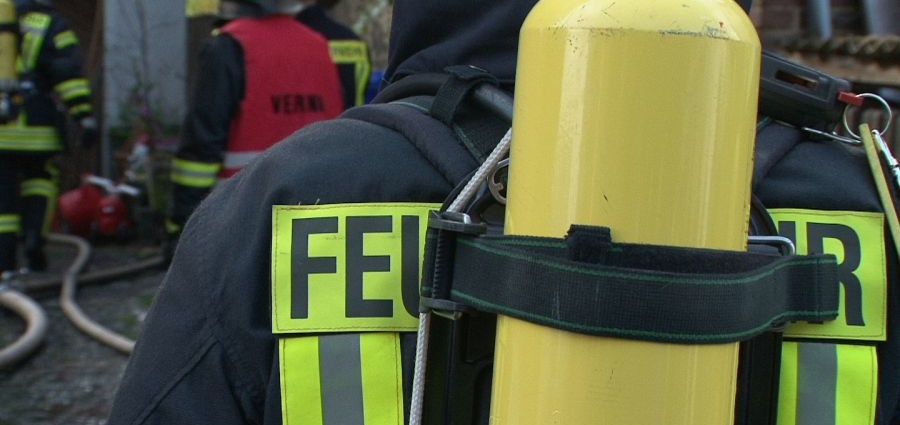 Alarmierte Einsatzkräfte auf dem Weg zum Feuerwehrhaus lösen Polizeieinsatz aus
