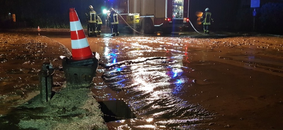 HOG: Unwetter über Hümme – B83 war voll gesperrt (Video)