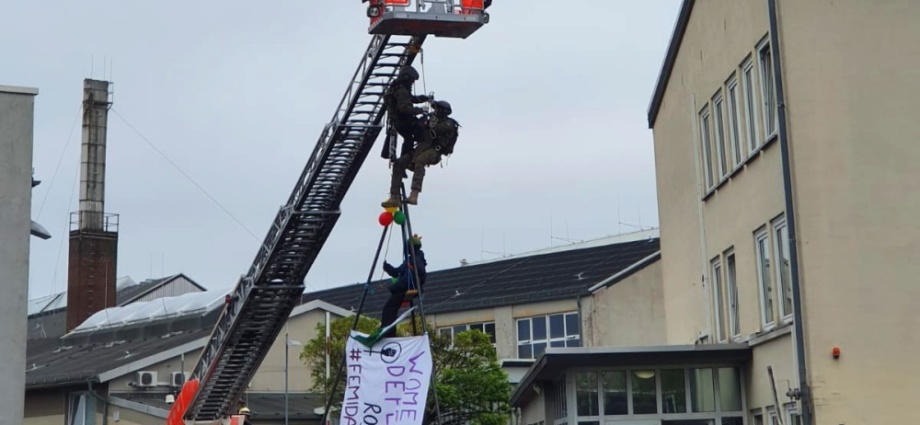 Nach 10 Stunden – Polizei beendet Blockadeaktion