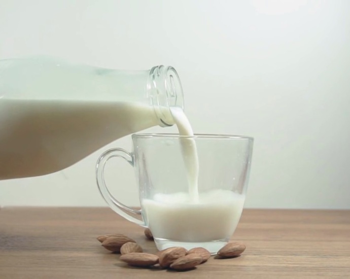 Gefährliche Bakterien in Milch – Bundesweiter Rückruf