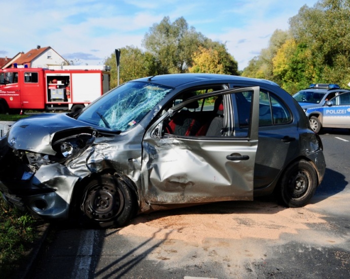 Zwei Verletzte bei Sehlen – Senior übersah Transporter
