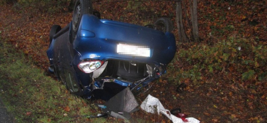 B62: Auto überschlug sich – Nur ein Ersthelfer bot seine Hilfe an