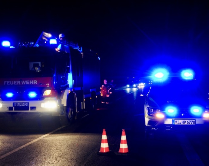 B253: Schwerverletzte Person nach Auffahrunfall bei Wega