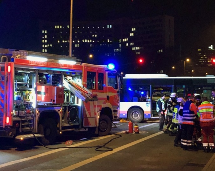 Wiesbaden: 21 Verletzte nach Busunfall am Hauptbahnhof