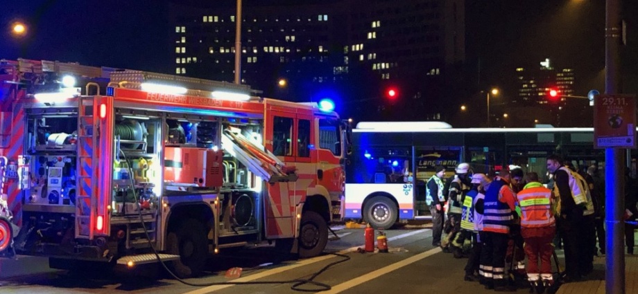 Wiesbaden: 21 Verletzte nach Busunfall am Hauptbahnhof