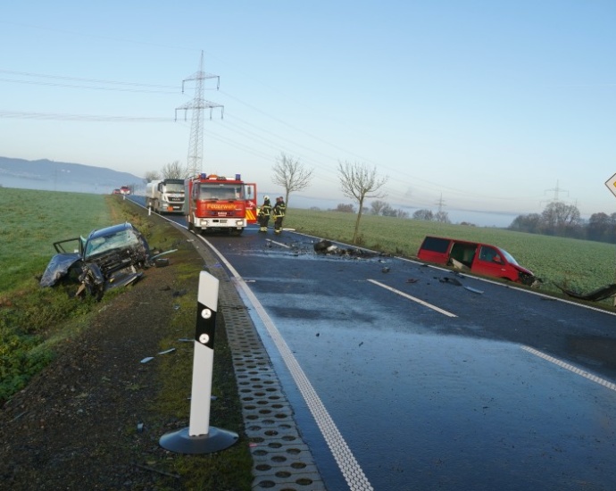 Schwerer Unfall bei Fuldabrück – Gutachter im Einsatz (Video)