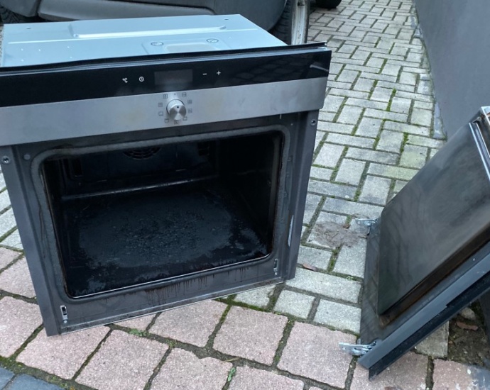 Feuerwehreinsatz nach Backofenreinigung in Wernswig