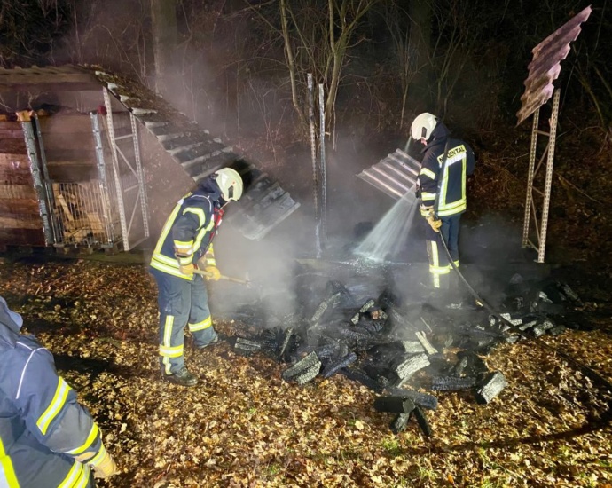 Lokführer bemerkt Feuer bei Waltersbrück