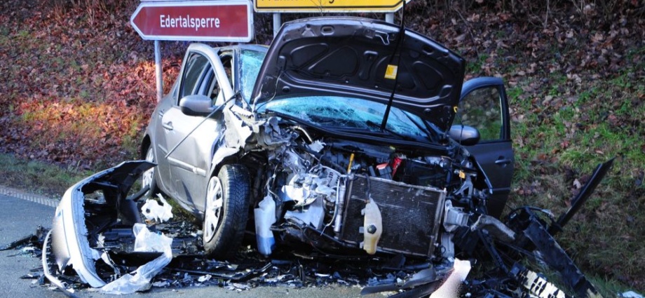 B252: Vier Schwerverletzte nach Vorfahrtnahme