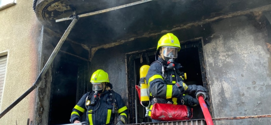 Frankfurt: Brand in einem Mehrfamilienhaus in Zeilsheim