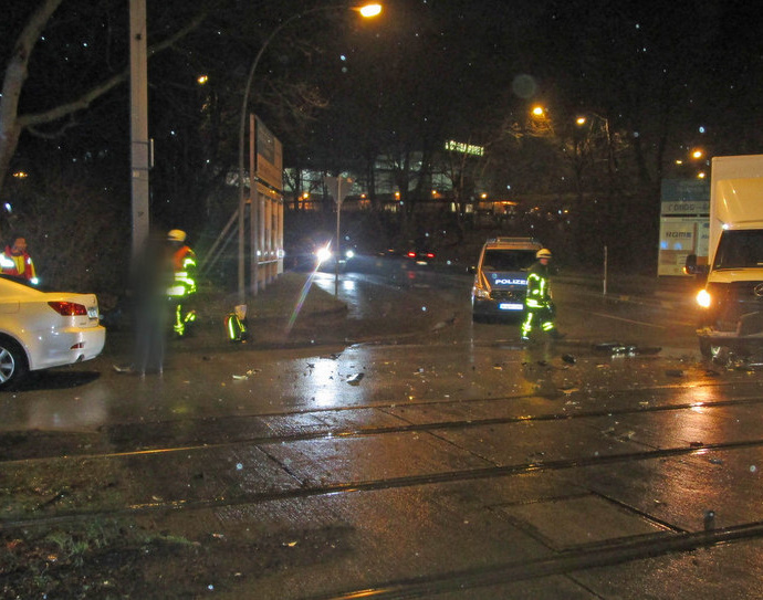 KS: Verletzter nach Unfall auf Holländischer Straße