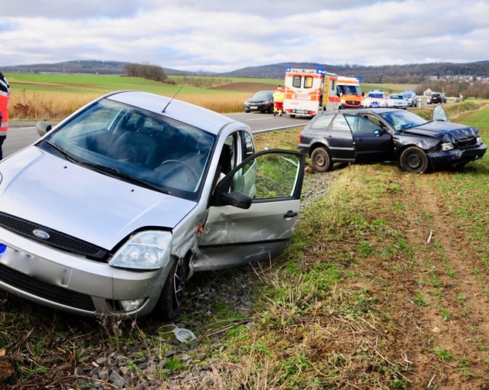 Verletzte nach Vorfahrtnahme bei Bad Zwesten