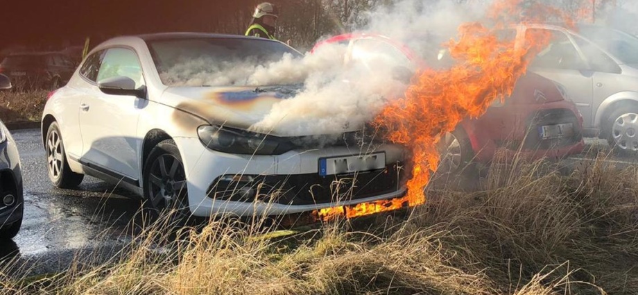 WOH: Scirocco brannte auf Krankenhaus Parkplatz