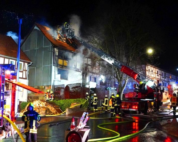 Wohnhausbrand in Neuenbrunslar (Video)