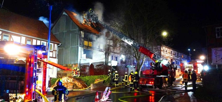 Wohnhausbrand in Neuenbrunslar (Video)