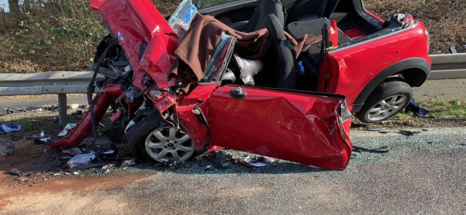 B454: Fünf Verletzte nach Unfall bei Neustadt
