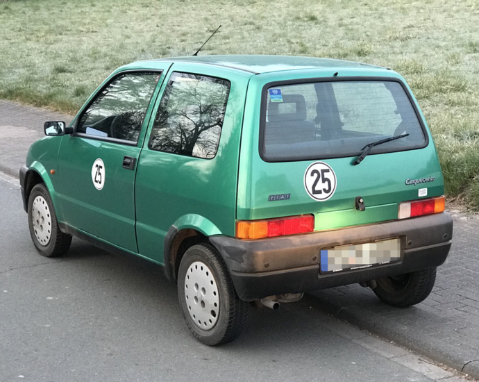 Gedrosselter Fiat mit 45 km/h unterwegs